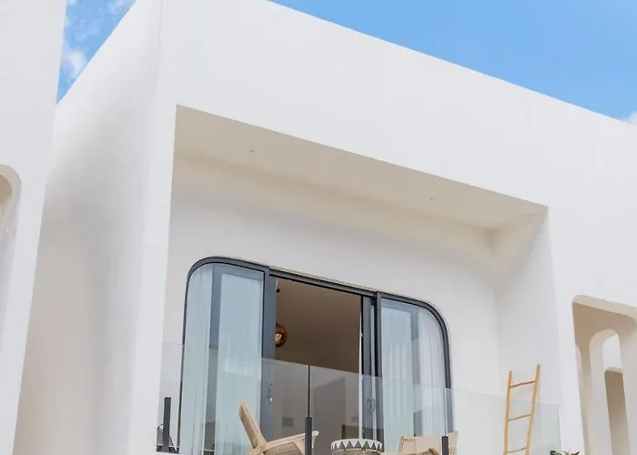 Stylish In Uluwatu With Pool Near *