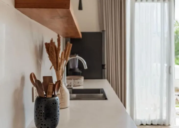 Stylish In With Pool Near Сasa de vacaciones Uluwatu